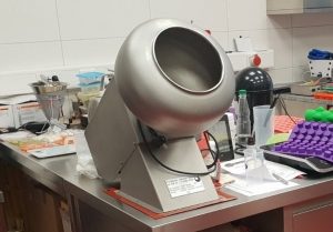 Lab coating pan